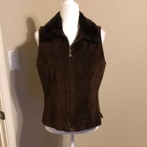 Harold’s -100% leather vest, fur collar -size m